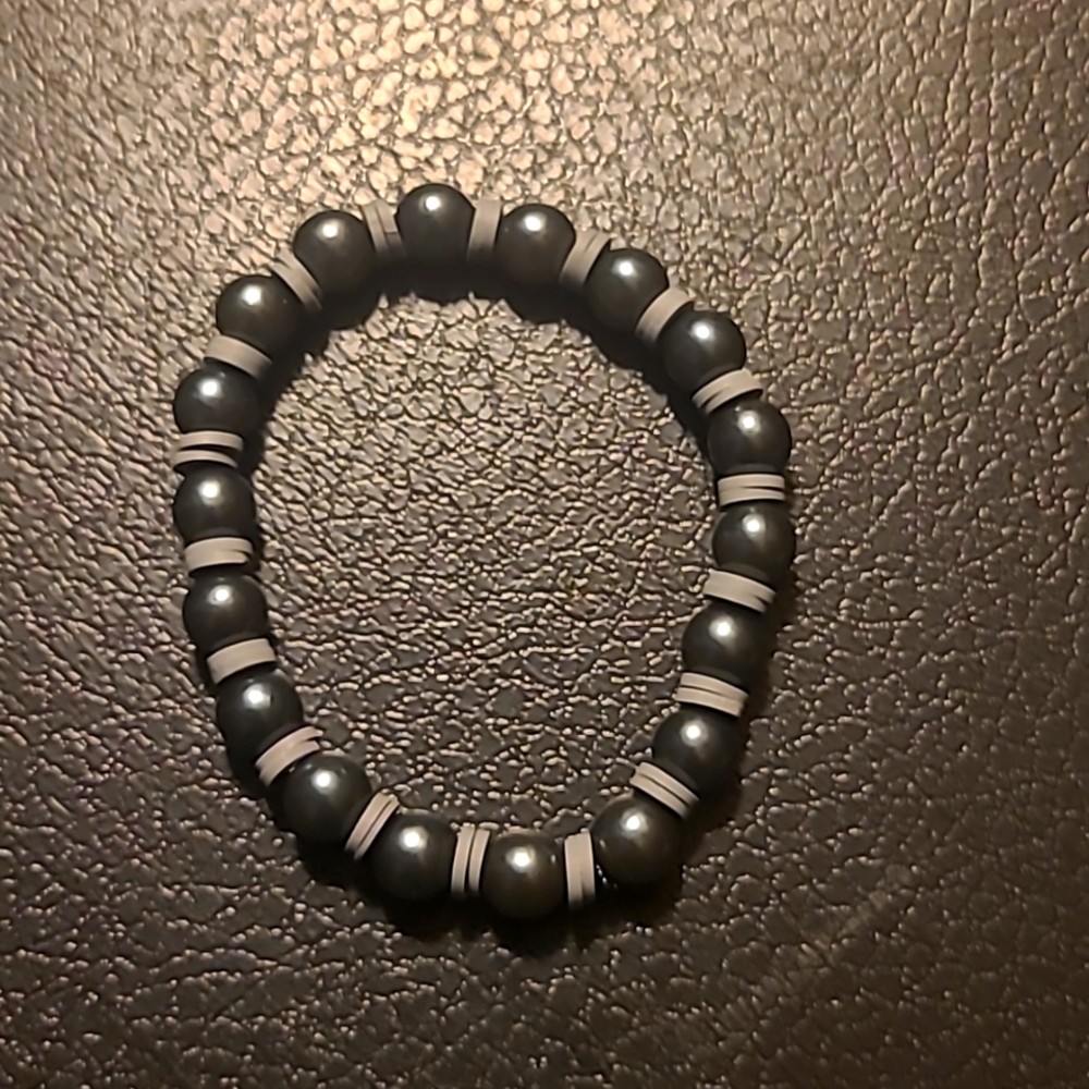 4 braclets - Picture 5 of 5